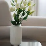 Apartamento Cosy One-bedroom With Parking & Balcony By Renters