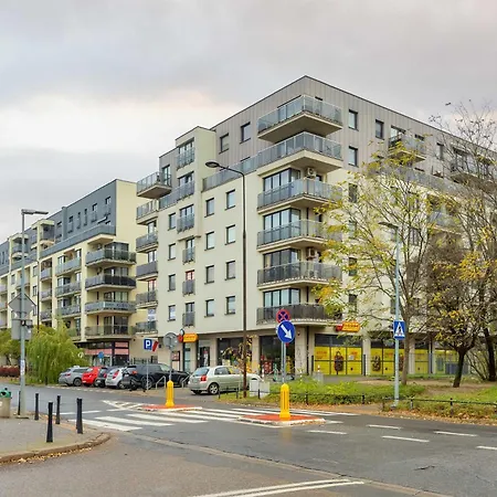 Cosy One-bedroom With Parking & Balcony By Renters Βαρσοβία