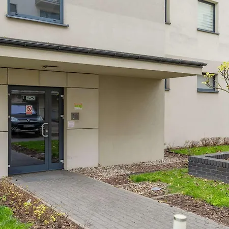 Cosy One-bedroom With Parking & Balcony By Renters Lejlighed Warszawa