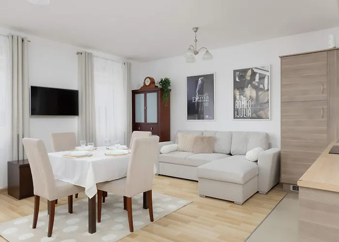 Apartment Cosy One-bedroom With Parking & Balcony By Renters Warsaw