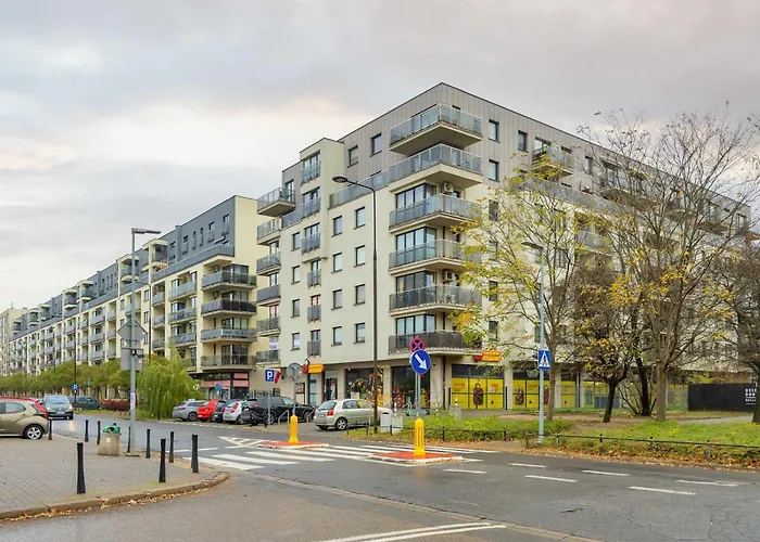 Cosy One-bedroom With Parking & Balcony By Renters Warszawa