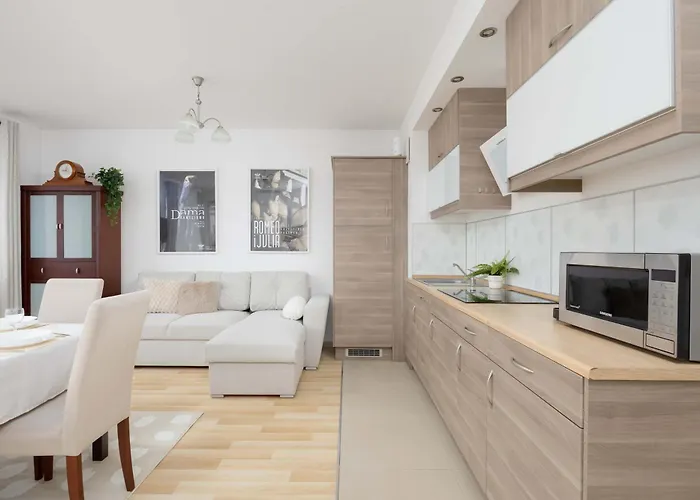 Apartment Cosy One-bedroom With Parking & Balcony By Renters Warsaw