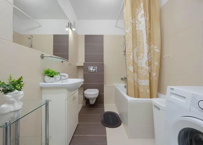 Cosy One-bedroom With Parking & Balcony By Renters *