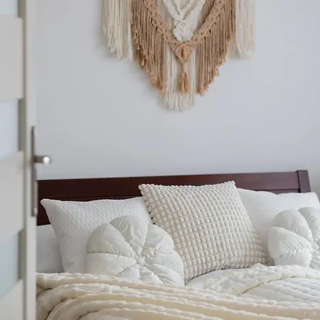 Cosy One-bedroom With Parking & Balcony By Renters Apartamento *